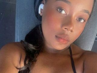 hot cam girl masturbating with vibrator GrasyBenty