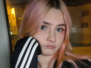 girl chatroom JanenePreyer