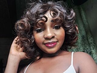 camslut showing tits JenniferJoe