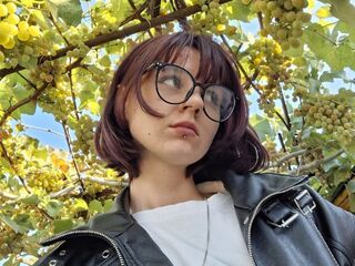 cam girl showing tits JuliannMunning