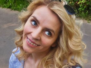 hot cam girl masturbating with dildo JulietteKramer