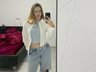 naughty camgirl masturbating with dildo KellyLynn