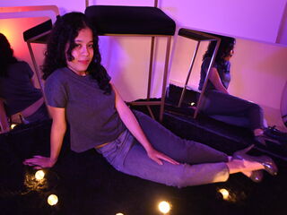 adultcam photo KyaraLux