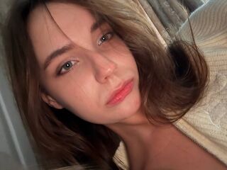 closeup webcam KyungInguardsen