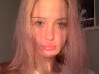 masturbating cam girl KyungMikes