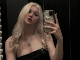 naughty camgirl masturbating LashayBernon