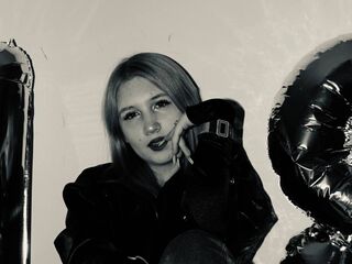 camslut fingering wet pussy LatishaWolfenden