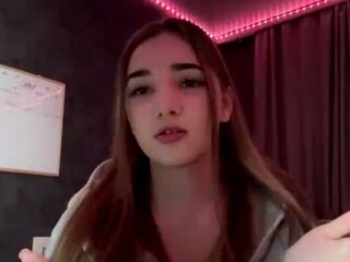 webcam striptease show LaurynKendell