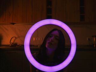 free webcam chat LessyLuiz