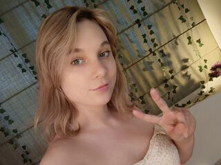 cam girl masturbating with dildo LilianDavidge