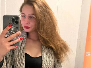 girl showing tits LillieMann