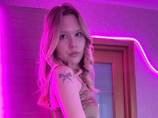 free webcam chat room LissaAssil