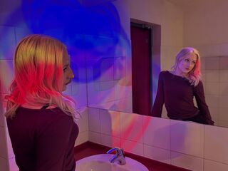 fingering LucilleWiste