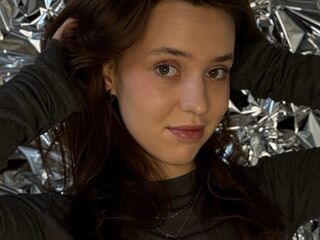 camwhore spreading pussy MabelleBoulter