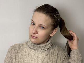 hot cam girl fingering shaved pussy MariCacal