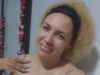 topless webcamgirl MireyaVidal