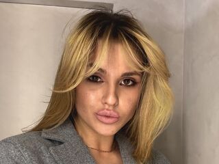 topless girl NayaMorel