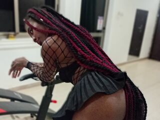 nude webcamgirl NayaVella