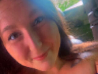 nude webcamgirl NicoleR