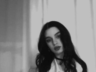 camwhore masturbating with dildo NildaMettling