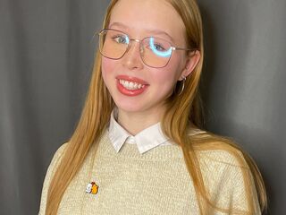 fingering camwhore RomanaGuethle