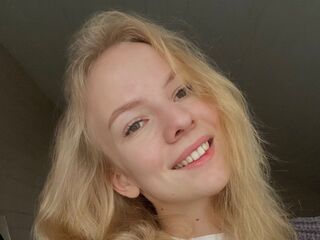 camgirl showing tits RonaFichtner