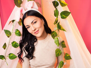 camgirl fingering shaved pussy SammiLarson