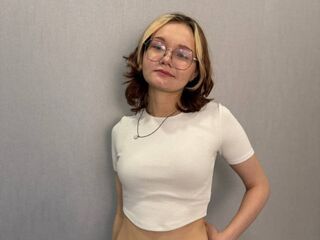 camgirl ShemikaDestro