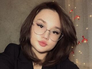 free nude webcam show ShielaQuam