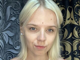 naked cam girl masturbating with dildo SophiaKims