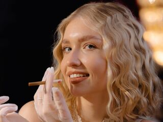 cam girl playing with dildo TessaSterling