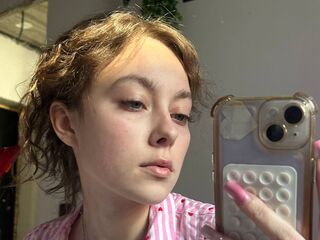 cam whore ThuyThorstad