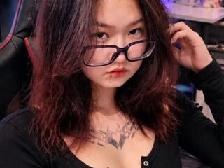 cam girl playing with dildo TishaOyervides