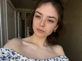 cam whore UshaSolgovic