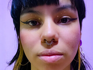 camgirl masturbating with vibrator VanesaJonss