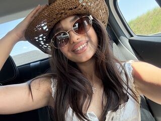 naked camgirl masturbating with vibrator YasmineHart